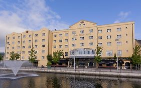 Canal Court